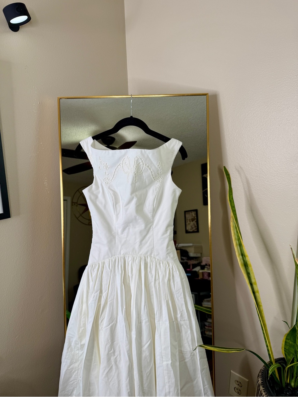 House of Cb LAUREN White Cotton Broderie Anglaise Boat Neck Maxi Dress - Picture 8 of 11